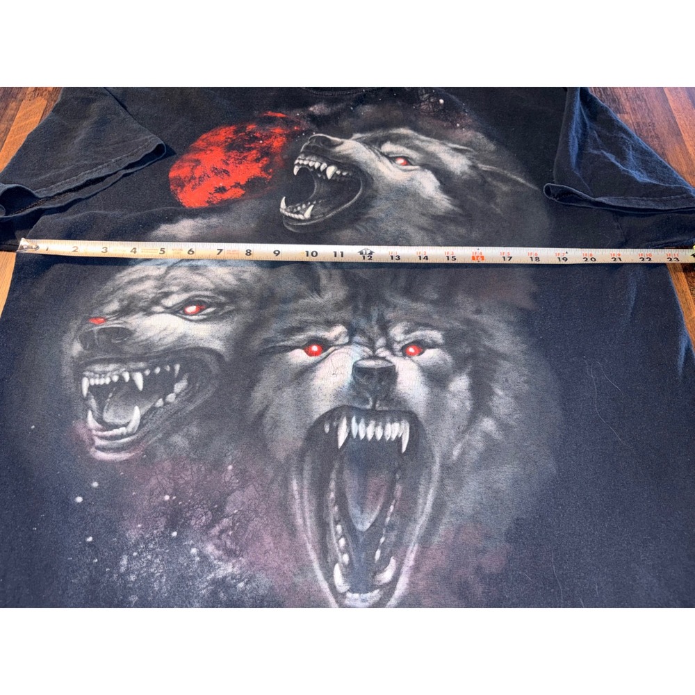 Gildan Heavy Cotton Three Wolf Moon Red Eyes Graphic T-Shirt Black XL - Picture 5 of 6